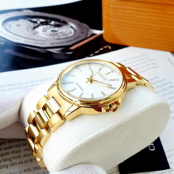 Citizen Limited Edition 18k Gold Ladies Watch!! - Picture 4 of 5